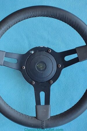 Gebruikt grijs lederen sport stuur classic mini Mountney met naaf en claxon dop Stiksels zijn goed